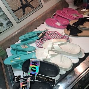 NWT- 9 Pairs of Ladies Flip-Flops & Sandals 5/6-7/8-9/10